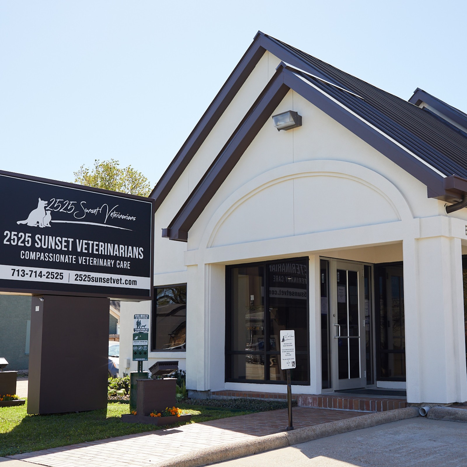 Veterinarian building with sign